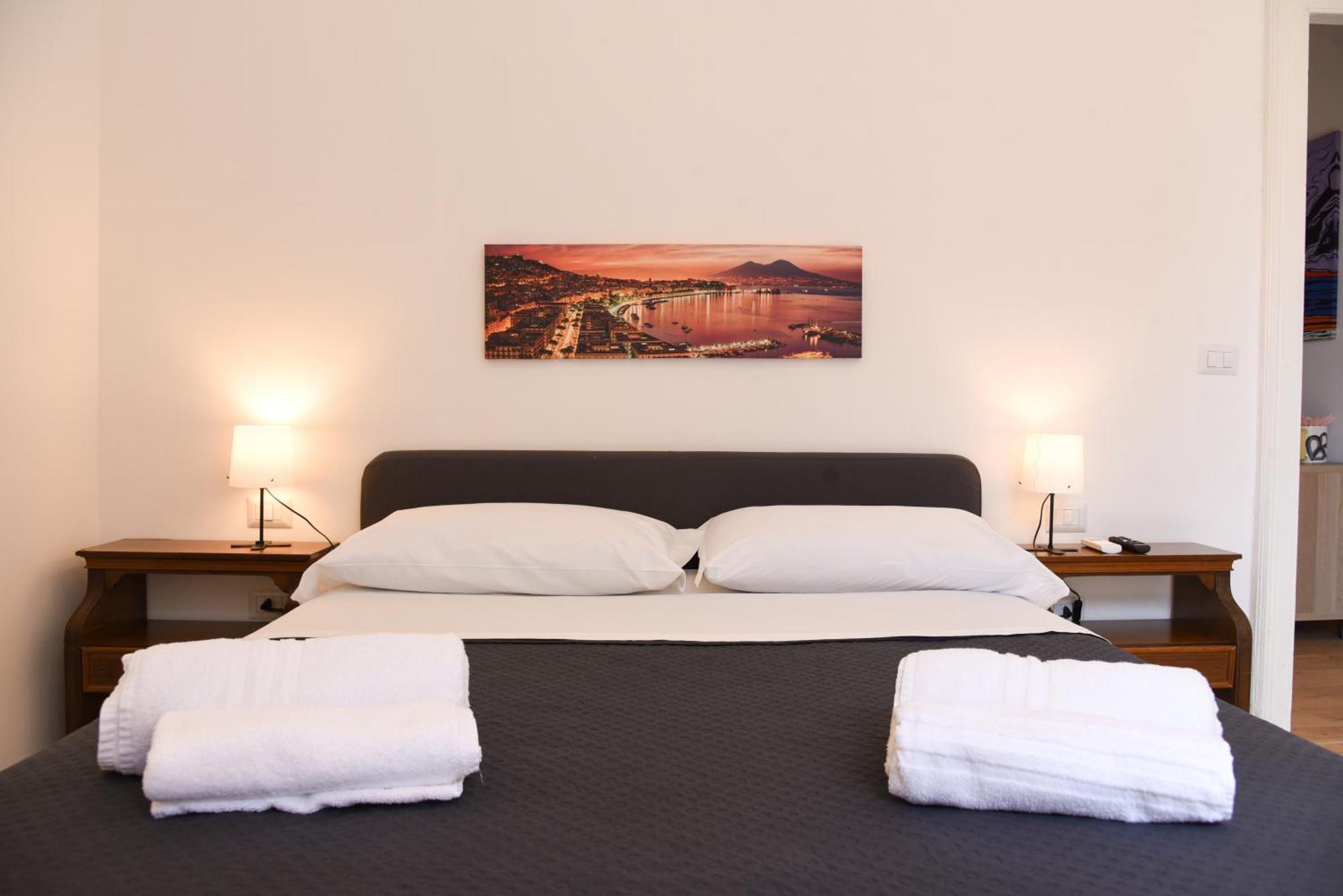 Appartamento Downtown Umberto 74 Napoli Esterno foto