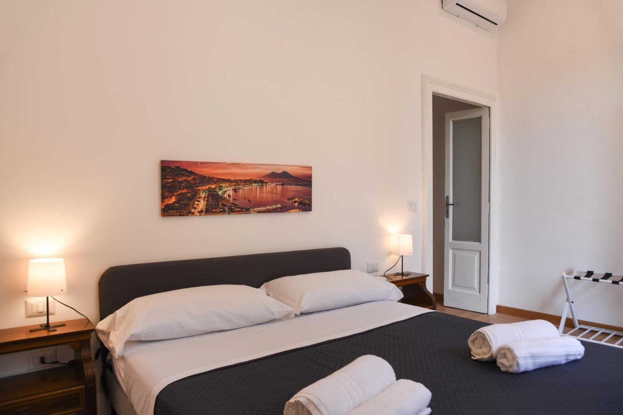 Appartamento Downtown Umberto 74 Napoli Esterno foto